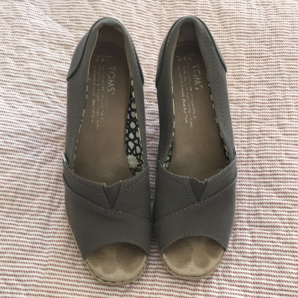 Toms